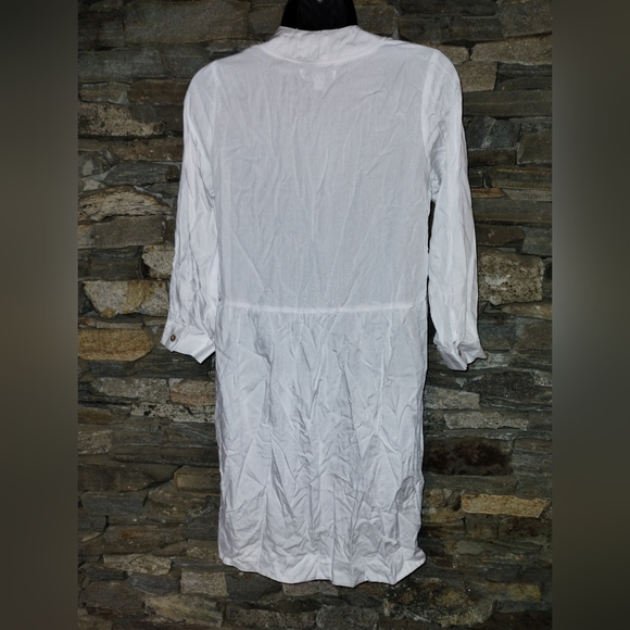 Milk and Roses white Tamara dress, v neck 3/4 sleeves size xs nes - Picture 4 of 8